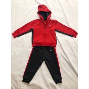 Nike toddler zipper hoodie set
